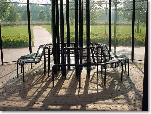 Sitzplätze im Pavillion
