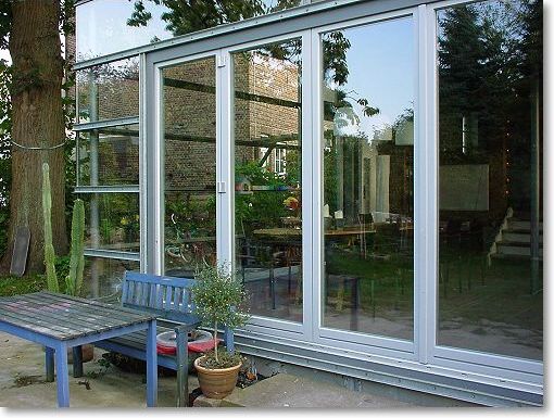 Fassade aus Stahl und Glas (Umbau eines Fachwerkhauses)
