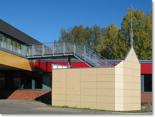 verkleidete Außentreppe

